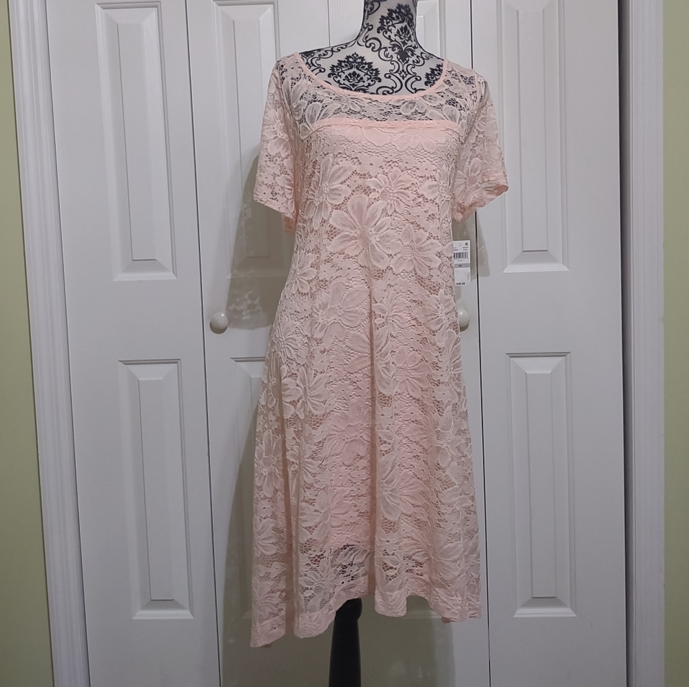 Signature by Bobbie Bee Collection